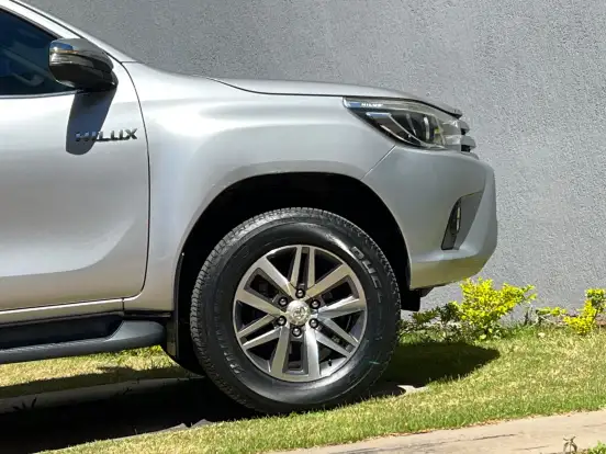 TOYOTA-HILUX-2.8 SRX 4X4 CD 16V DIESEL 4P AUTOMÁTICO TOYOTA-HILUX-2016