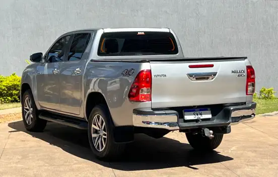 TOYOTA-HILUX-2.8 SRX 4X4 CD 16V DIESEL 4P AUTOMÁTICO TOYOTA-HILUX-2016