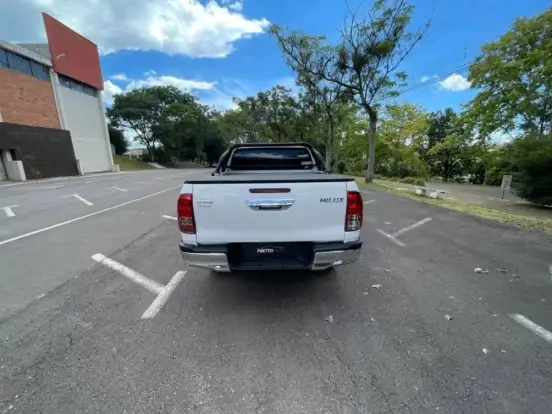 TOYOTA-HILUX-2018