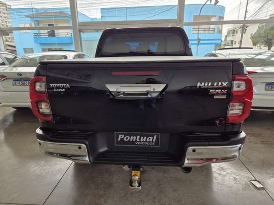 TOYOTA-HILUX-2024