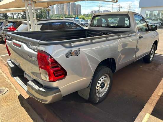 TOYOTA-HILUX-2.8 D-4D TURBO DIESEL CS 4X4 AUTOMÁTICO TOYOTA-HILUX-2025