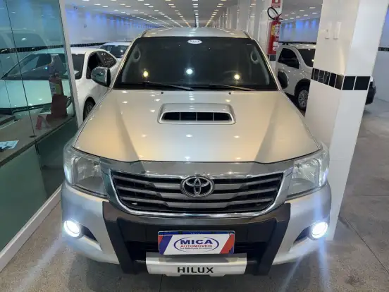 TOYOTA-HILUX-2013
