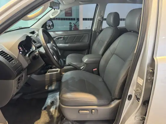 TOYOTA-HILUX-2013