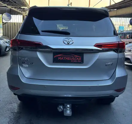 TOYOTA-HILUX SW4-2.7 SR 4X2 16V FLEX 4P AUTOMÁTICO TOYOTA-HILUX SW4-2018