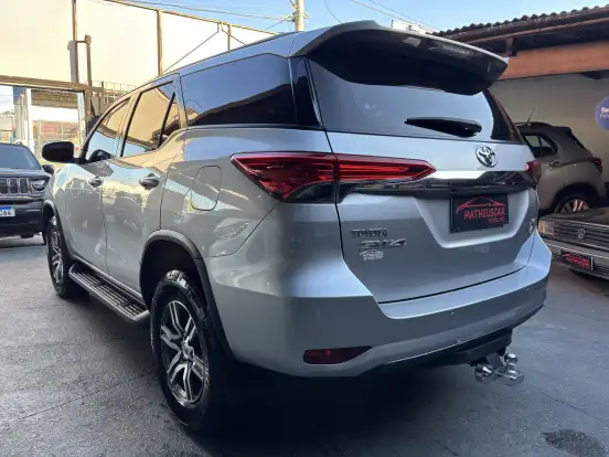 TOYOTA-HILUX SW4-2.7 SR 4X2 16V FLEX 4P AUTOMÁTICO TOYOTA-HILUX SW4-2018
