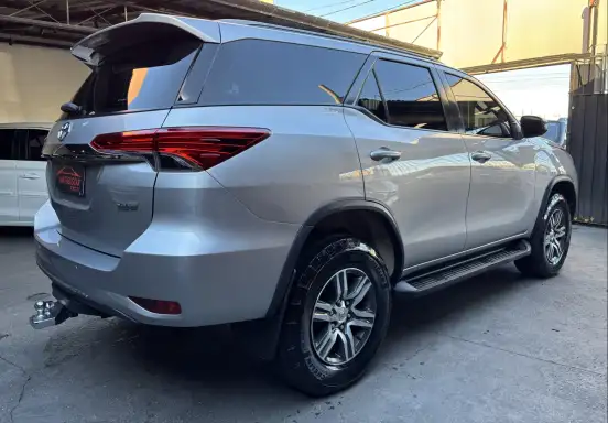 TOYOTA-HILUX SW4-2.7 SR 4X2 16V FLEX 4P AUTOMÁTICO TOYOTA-HILUX SW4-2018