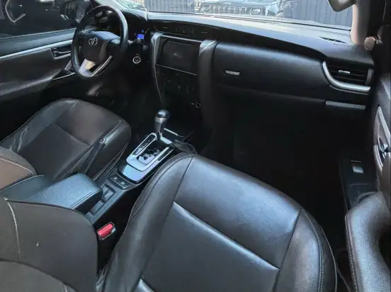 TOYOTA-HILUX SW4-2.7 SR 4X2 16V FLEX 4P AUTOMÁTICO TOYOTA-HILUX SW4-2018
