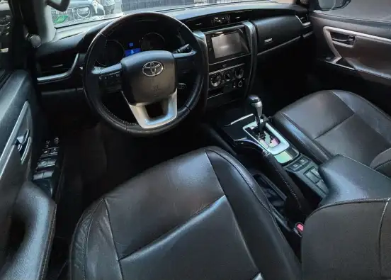 TOYOTA-HILUX SW4-2.7 SR 4X2 16V FLEX 4P AUTOMÁTICO TOYOTA-HILUX SW4-2018
