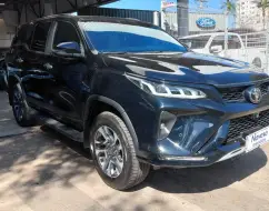 TOYOTA HILUX SW4 2.8 D-4D TURBO DIESEL DIAMOND 7L 4X4 AUTOMÁTICO TOYOTA HILUX SW4 2.8 D-4D TURBO DIESEL DIAMOND 7L 4X4 AUTOMÁTICO