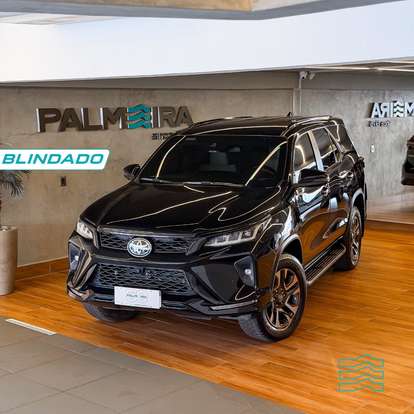 TOYOTA-HILUX SW4-2024