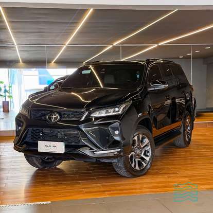 TOYOTA-HILUX SW4-2024