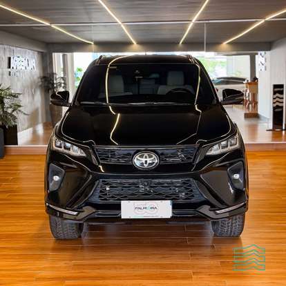 TOYOTA-HILUX SW4-2024