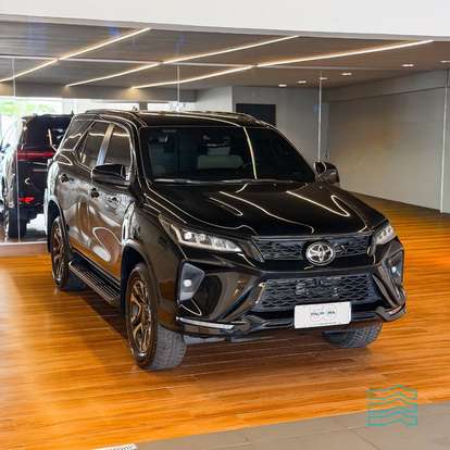 TOYOTA-HILUX SW4-2024