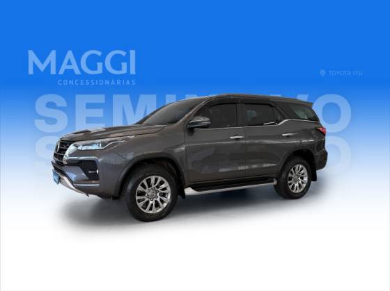 TOYOTA HILUX SW4 2.8 D-4D TURBO DIESEL SRX 7L 4X4 AUTOMÁTICO