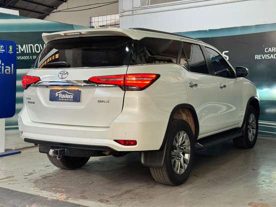 TOYOTA-HILUX SW4-2.8 D-4D TURBO DIESEL SRX 7L 4X4 AUTOMÁTICO TOYOTA-HILUX SW4-2021