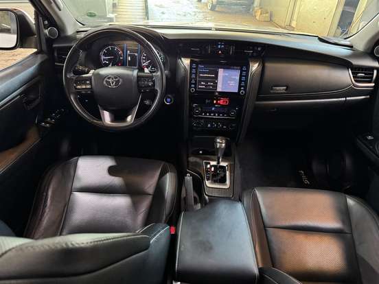TOYOTA-HILUX SW4-2021