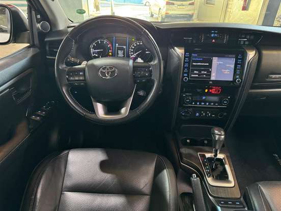 TOYOTA-HILUX SW4-2021
