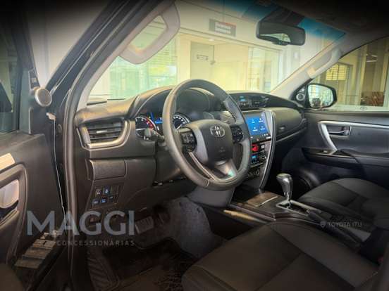 TOYOTA-HILUX SW4-2.8 D-4D TURBO DIESEL SRX PLATINUM 7L 4X4 AUTOMÁTICO TOYOTA-HILUX SW4-2024