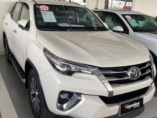 TOYOTA-HILUX SW4-2.8 SRX 4X4 7 LUGARES 16V TURBO INTERCOOLER DIESEL 4P AUTOMÁTICO TOYOTA-HILUX SW4-2019