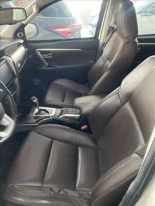 TOYOTA-HILUX SW4-2019