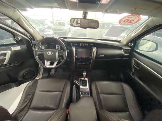 TOYOTA-HILUX SW4-2.8 SRX 4X4 7 LUGARES 16V TURBO INTERCOOLER DIESEL 4P AUTOMÁTICO TOYOTA-HILUX SW4-2019