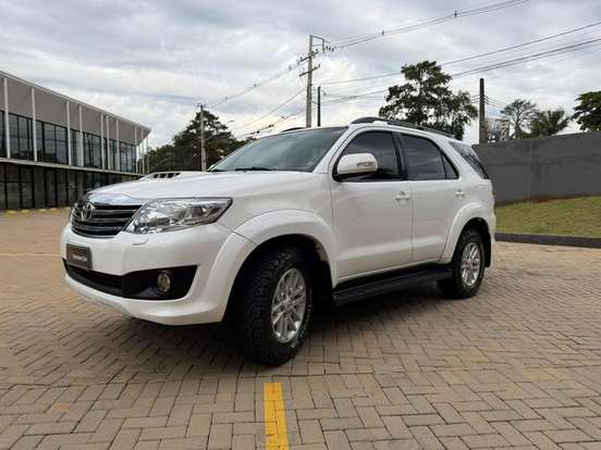 TOYOTA-HILUX SW4-2012
