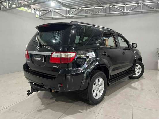 TOYOTA-HILUX SW4-2010