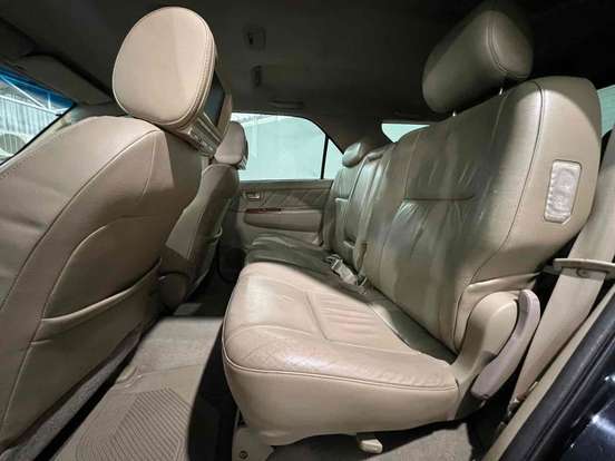 TOYOTA-HILUX SW4-2010