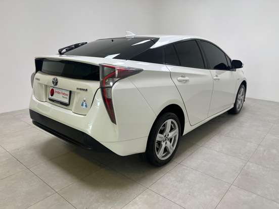 TOYOTA-PRIUS-2018