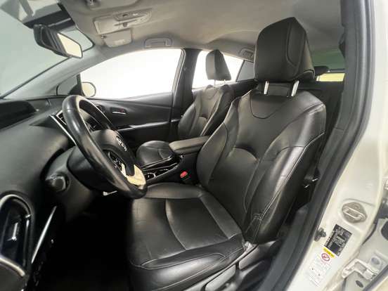 TOYOTA-PRIUS-2018