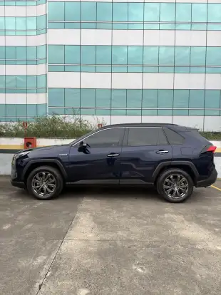TOYOTA-RAV4-2024