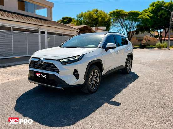 TOYOTA-RAV4-2024