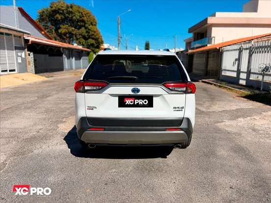 TOYOTA-RAV4-2024