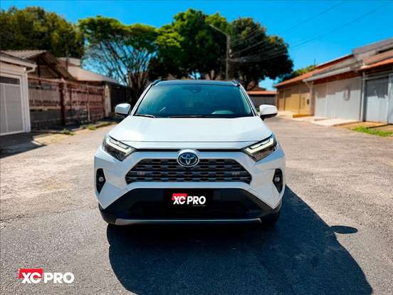 TOYOTA-RAV4-2024