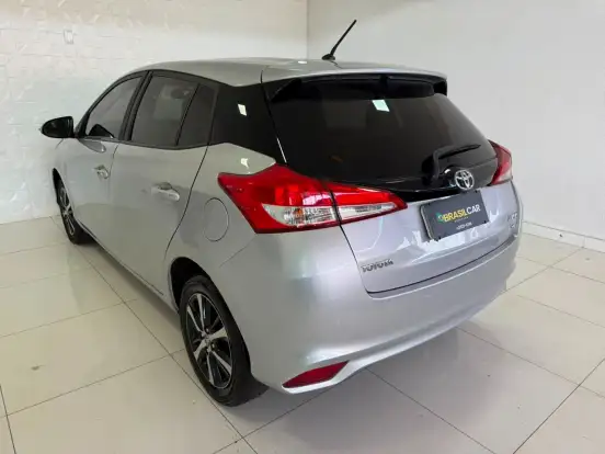 TOYOTA-YARIS-2018