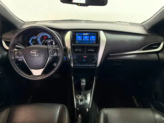 TOYOTA-YARIS-2018