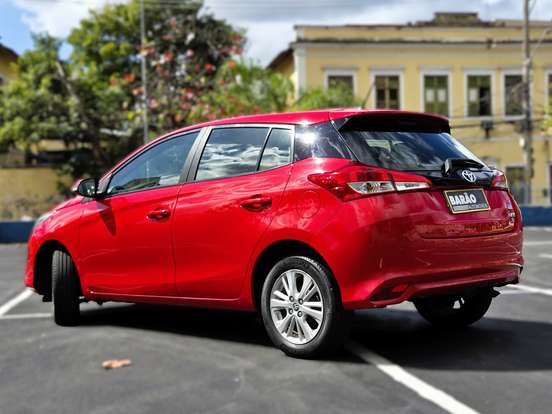TOYOTA-YARIS-2019