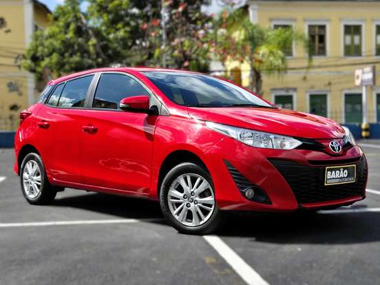 TOYOTA-YARIS-2019