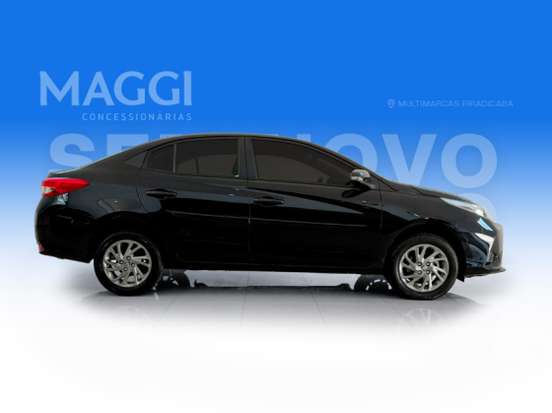 TOYOTA-YARIS-2024