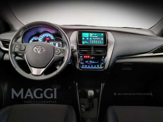 TOYOTA-YARIS-2024