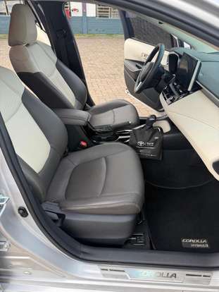 TOYOTA-COROLLA-2023