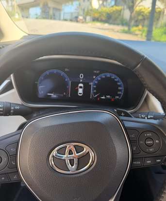 TOYOTA-COROLLA-2024
