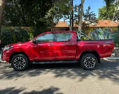 TOYOTA HILUX 2.8 D-4D TURBO DIESEL CD SRV 4X4 AUTOMÁTICO TOYOTA HILUX 2.8 D-4D TURBO DIESEL CD SRV 4X4 AUTOMÁTICO