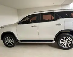 TOYOTA HILUX 2.8 SRX 4X4 CD 16V DIESEL 4P AUTOMÁTICO TOYOTA HILUX 2.8 SRX 4X4 CD 16V DIESEL 4P AUTOMÁTICO