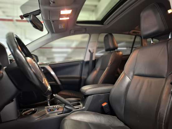 TOYOTA-RAV4-2018