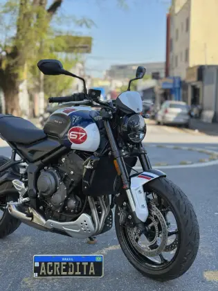 TRIUMPH TRIDENT 660 TRIPLE TRIBUTE EDITION 