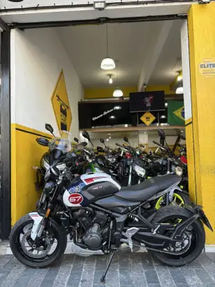 TRIUMPH-TRIDENT 660 TRIPLE TRIBUTE EDITION-2024