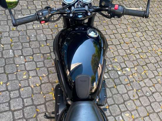 TRIUMPH-BONNEVILLE T100 BLACK 900 TRIUMPH-BONNEVILLE T100 BLACK 900-2020