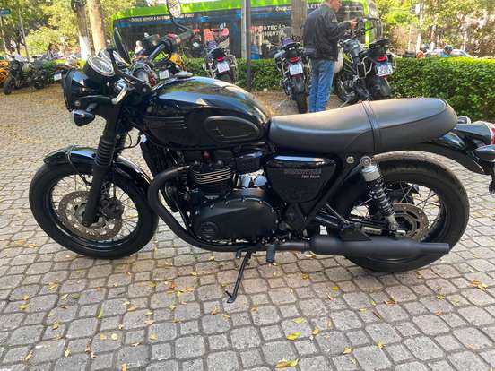 TRIUMPH-BONNEVILLE T100 BLACK 900-2020