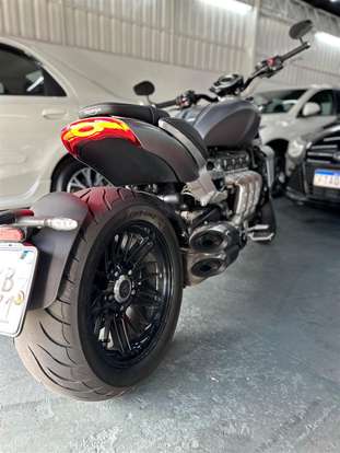 TRIUMPH-ROCKET III R-2022